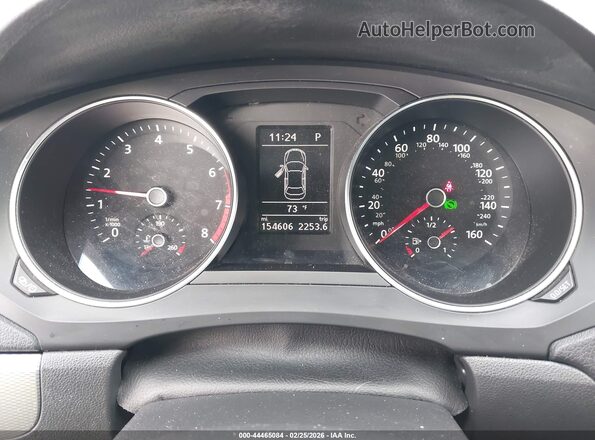 3VWDB7AJ4HM415744 2017 VOLKSWAGEN JETTA Черный Вид задних сидений