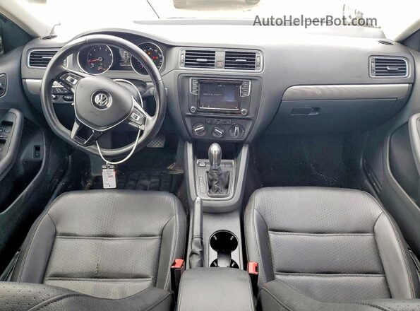 3VWDB7AJ8HM295012 2017 VOLKSWAGEN JETTA Серый Вид панели приборов