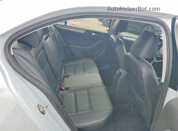 3VWDB7AJ8HM295012 2017 VOLKSWAGEN JETTA Серый Вид задних сидений