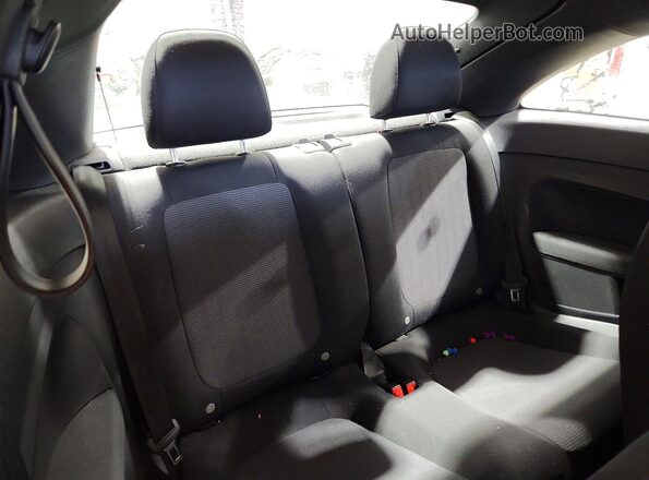 3VWF17AT2GM632012 2016 VOLKSWAGEN BEETLE Orange Հետևի նստատեղերի տեսք