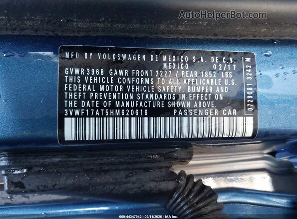 3VWF17AT5HM620616 2017 VOLKSWAGEN BEETLE Blue Вид підкапотного простору
