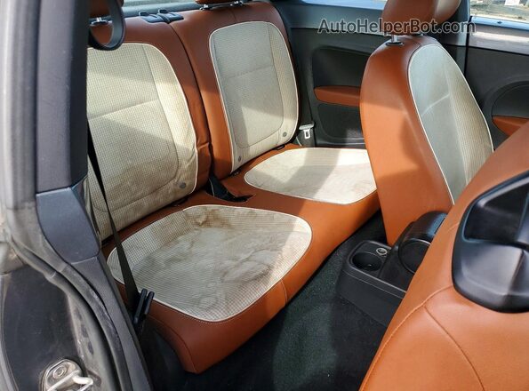 3VWF17AT6HM631480 2017 VOLKSWAGEN BEETLE Gray Вид задніх сидінь