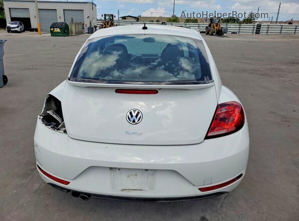 3VWFD7AT0JM725061 2018 VOLKSWAGEN BEETLE Белый Вид сзади
