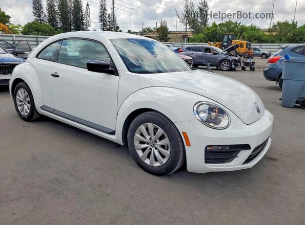 3VWFD7AT0JM725061 2018 VOLKSWAGEN BEETLE Белый Передняя правая четверть