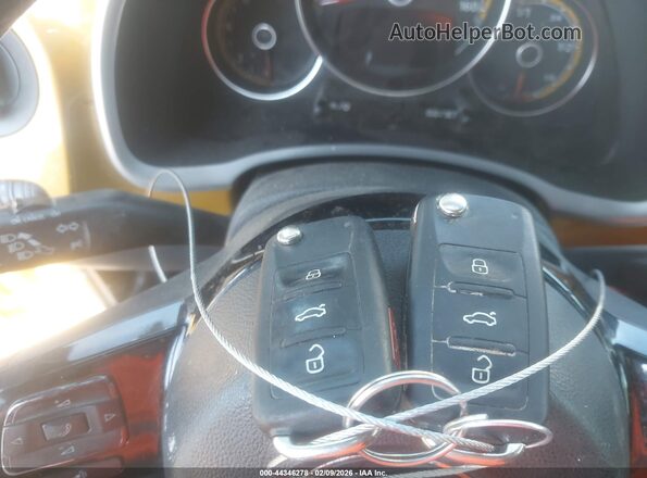 3VWS17AT1HM621065 2017 VOLKSWAGEN BEETLE Orange წინა პანელის ხედი