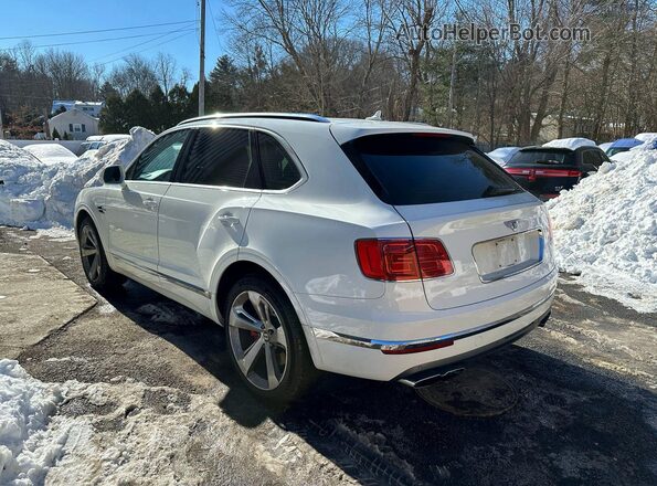 SJAAM2ZV1KC026676 2019 BENTLEY BENTAYGA Белый Передняя правая четверть