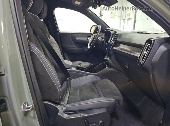 YV4ED3UB1N2758705 2022 VOLVO XC40 Серый Вид сзади