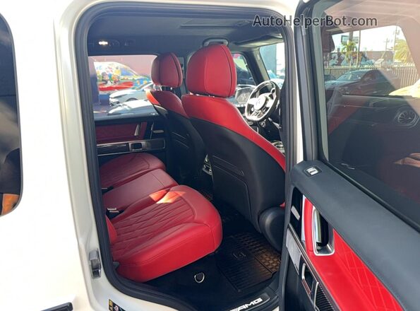 W1NYC7HJ0RX495684 2024 MERCEDES-BENZ G-CLASS Белый Вид салона спереди