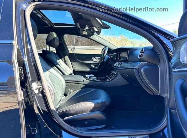 WDDZF4KB6HA024228 2017 MERCEDES-BENZ E Черный Вид панели приборов