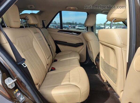 4JGDA5HB8GA787328 2016 MERCEDES-BENZ GLE Brown Widok wnętrza z tyłu