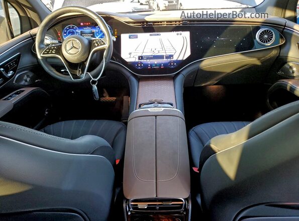 4JGDM2DB8RA033957 2024 MERCEDES-BENZ EQS Black Առջևի վահանակի տեսք
