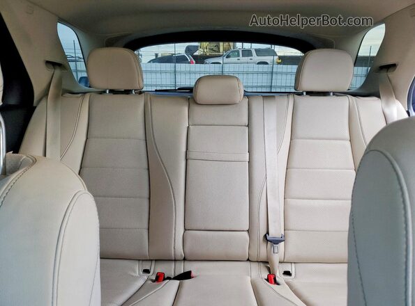 4JGFB4FB3RB133143 2024 MERCEDES-BENZ GLE Blue Vista de los asientos traseros