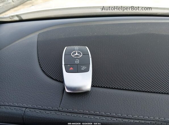 4JGFF5KE0RB156325 2024 MERCEDES-BENZ GLS 450 Light Blue Вид панели приборов