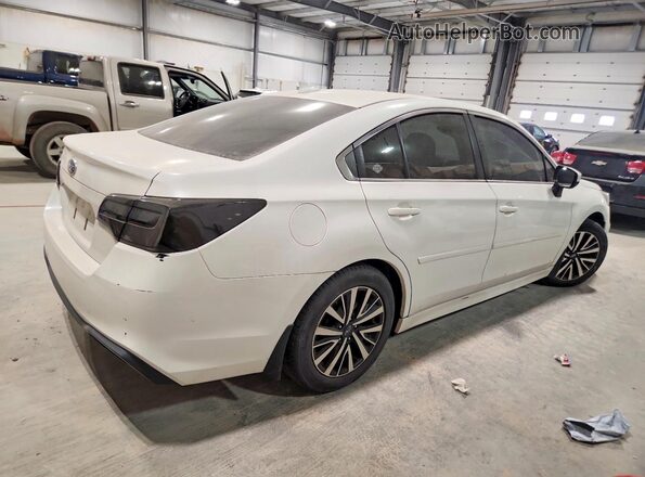 4S3BNAD60J3037516 2018 SUBARU LEGACY White Tył prawy