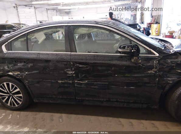 4S3BNAF65J3042448 2018 SUBARU LEGACY Черный Вид задней части салона