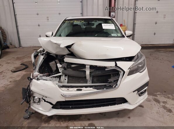 4S3BNAN67J3024826 2018 SUBARU LEGACY Белый Вид щитка приборов