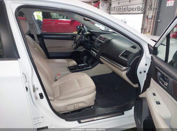 4S3BNBN67G3034299 2016 SUBARU LEGACY Белый Вид салона спереди