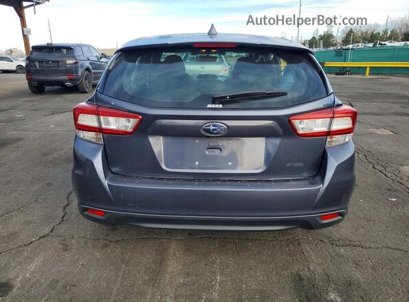 4S3GTAM65H3732063 2017 SUBARU IMPREZA Gray Вид ззаду