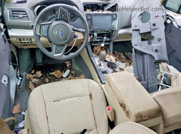 4S4BSAFC5J3259735 2018 SUBARU OUTBACK Белый Вид панели приборов
