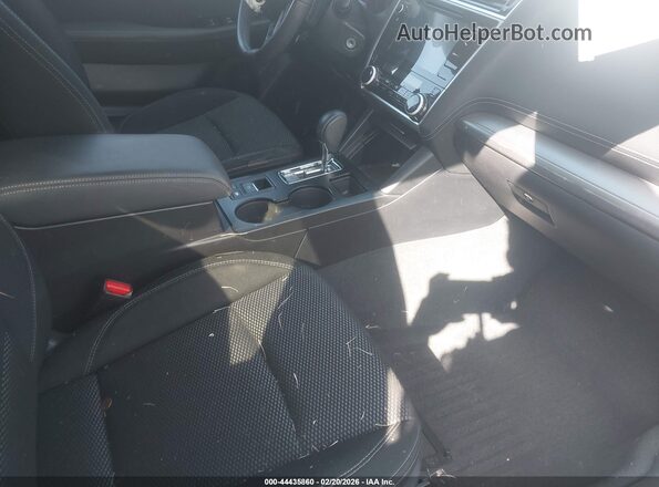 4S4BSAHC4K3389990 2019 SUBARU OUTBACK Blue Front interior view