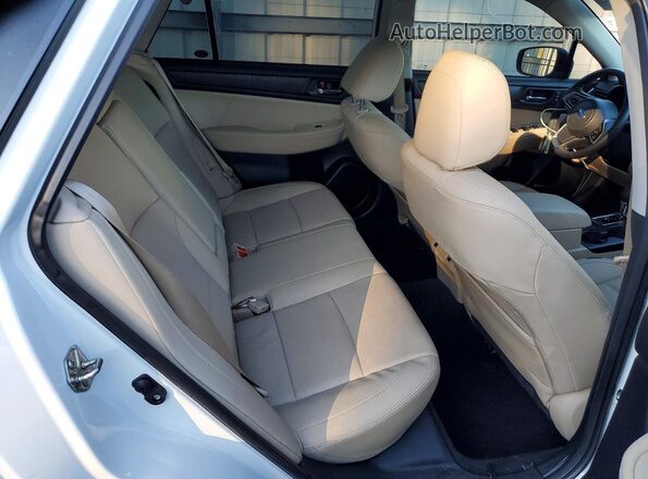 4S4BSAJC7K3324724 2019 SUBARU OUTBACK Белый Вид задней части салона