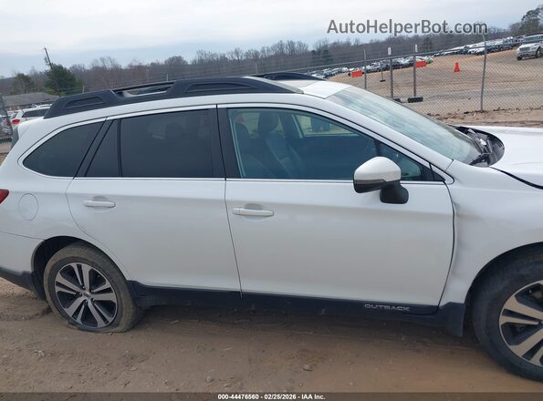4S4BSANC1J3287923 2018 SUBARU OUTBACK White Widok wnętrza z tyłu