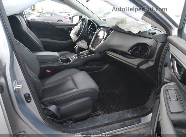 4S4BTALC2R3142398 2024 SUBARU OUTBACK Серебряный Вид салона спереди