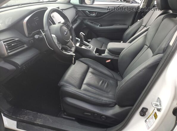 4S4BTANC8P3152024 2023 SUBARU OUTBACK White Widok wnętrza z przodu