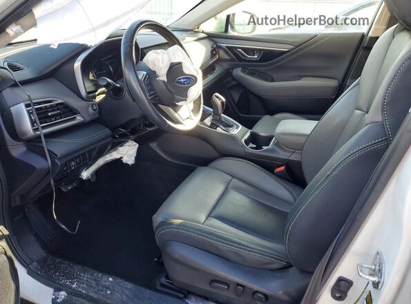 4S4BTGLD0P3213686 2023 SUBARU OUTBACK Белый Вид салона спереди