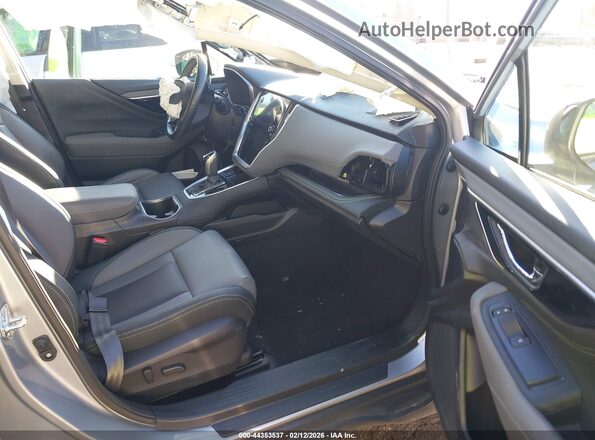 4S4BTGLD5P3176148 2023 SUBARU OUTBACK Серебряный Вид салона спереди