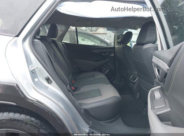 4S4BTGLD7P3153003 2023 SUBARU OUTBACK Silver VIN կոդի պիտակի տեսք