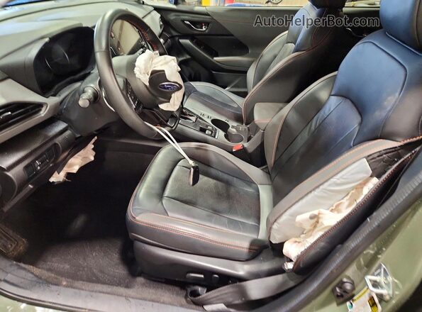 4S4GUHL64R3773160 2024 SUBARU CROSSTREK Зеленый Вид салона спереди