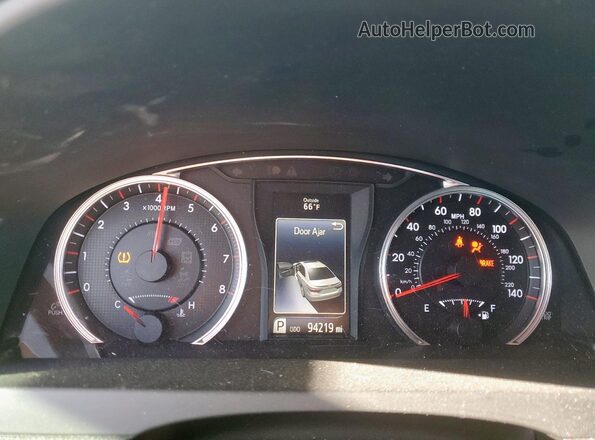 4T1BF1FKXHU721206 2017 TOYOTA LE Серебряный Вид щитка приборов