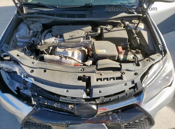4T1BF1FKXHU721206 2017 TOYOTA LE Серебряный Вид задней части салона