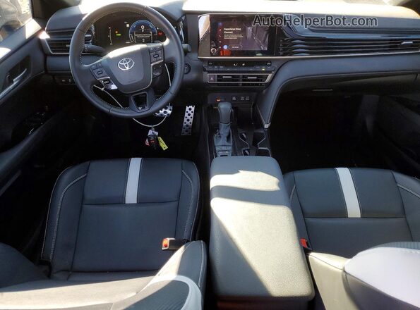 4T1DAACK1SU518465 2025 TOYOTA CAMRY Серебряный Вид панели приборов