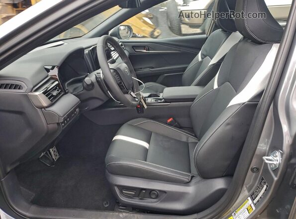 4T1DAACK5TU670217 2026 TOYOTA CAMRY Серебряный Вид салона спереди