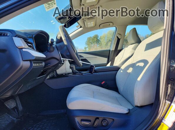 4T1DBADKXTU545001 2026 TOYOTA LE Серый Вид салона спереди