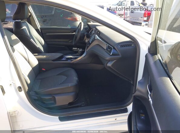 4T1G11AK1LU995205 2020 TOYOTA CAMRY White Widok wnętrza z przodu