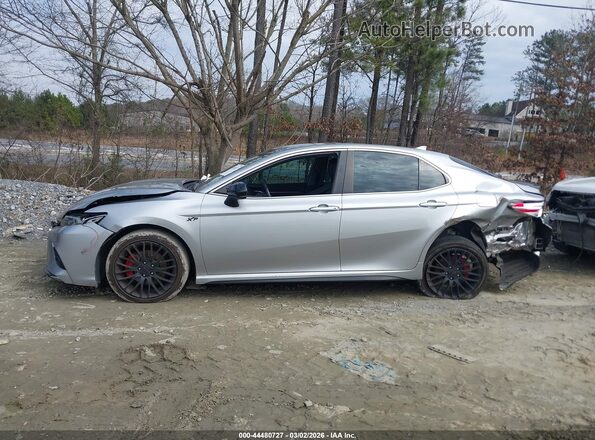 4T1G11AK7LU975105 2020 TOYOTA CAMRY Silver Widok wnętrza 360 stopni