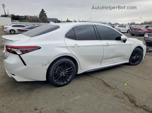 4T1K61AKXMU615985 2021 TOYOTA CAMRY Белый Задняя правая четверть