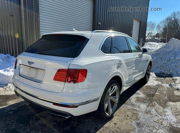 SJAAM2ZV1KC026676 2019 BENTLEY BENTAYGA Белый Вид спереди