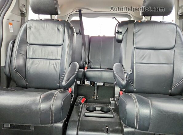 5TDXZ3DC2JS950630 2018 TOYOTA SIENNA Серый Вид задней части салона