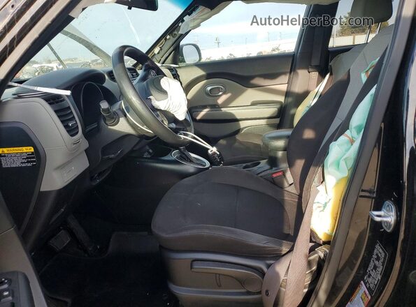 KNDJN2A26J7570529 2018 KIA SOUL Черный Вид панели приборов