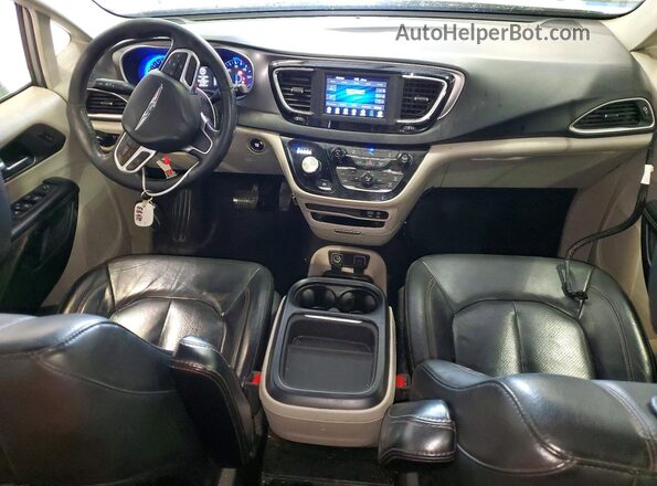 2C4RC1BG7LR276684 2020 CHRYSLER PACIFICA Серебряный Вид щитка приборов