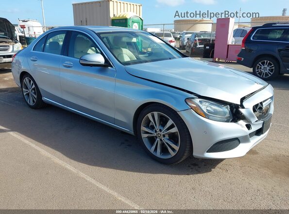 55SWF4JB1JU234570 2018 MERCEDES-BENZ C-CLASS Light Blue Front right