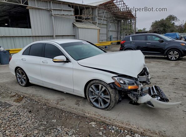 55SWF4JB7HU228086 2017 MERCEDES-BENZ C Белый Передняя правая четверть