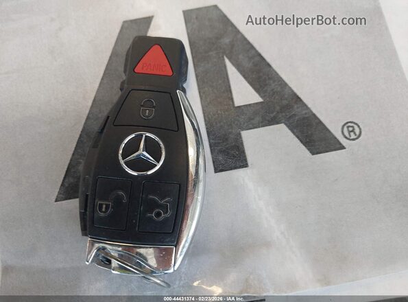 55SWF4KB6GU137923 2016 MERCEDES-BENZ C-CLASS White Вид панелі приладів