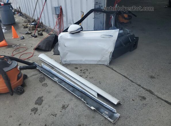 55SWF8EB0KU305633 2019 MERCEDES-BENZ C White Vista del compartimento del motor