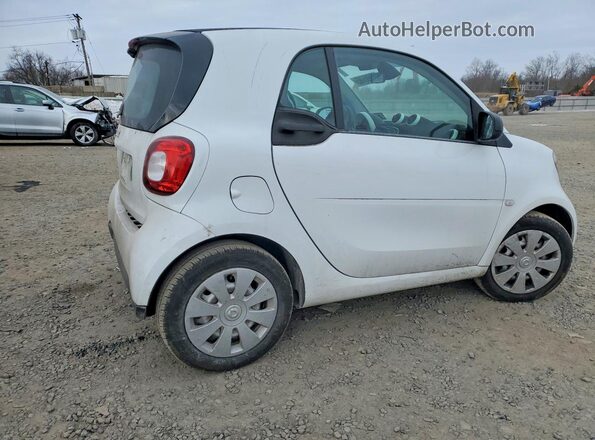 WMEFJ5DA2HK170997 2017 SMART FORTWO White Front right