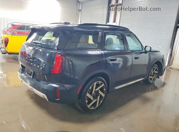 WMZ53GA05S7S42457 2025 MINI COUNTRYMAN Черный Передняя правая четверть